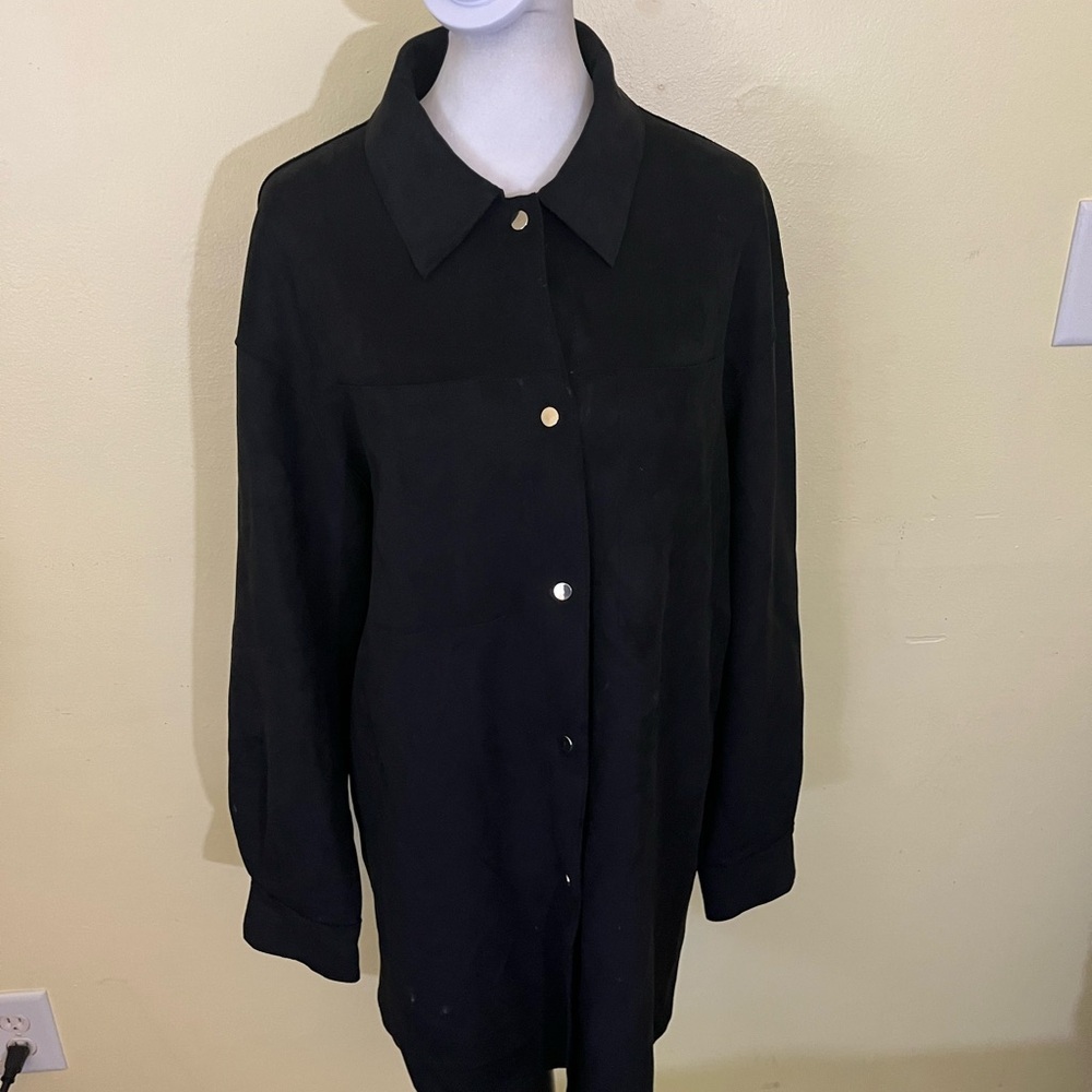 Zara Black Blazer with Structured Silhouette